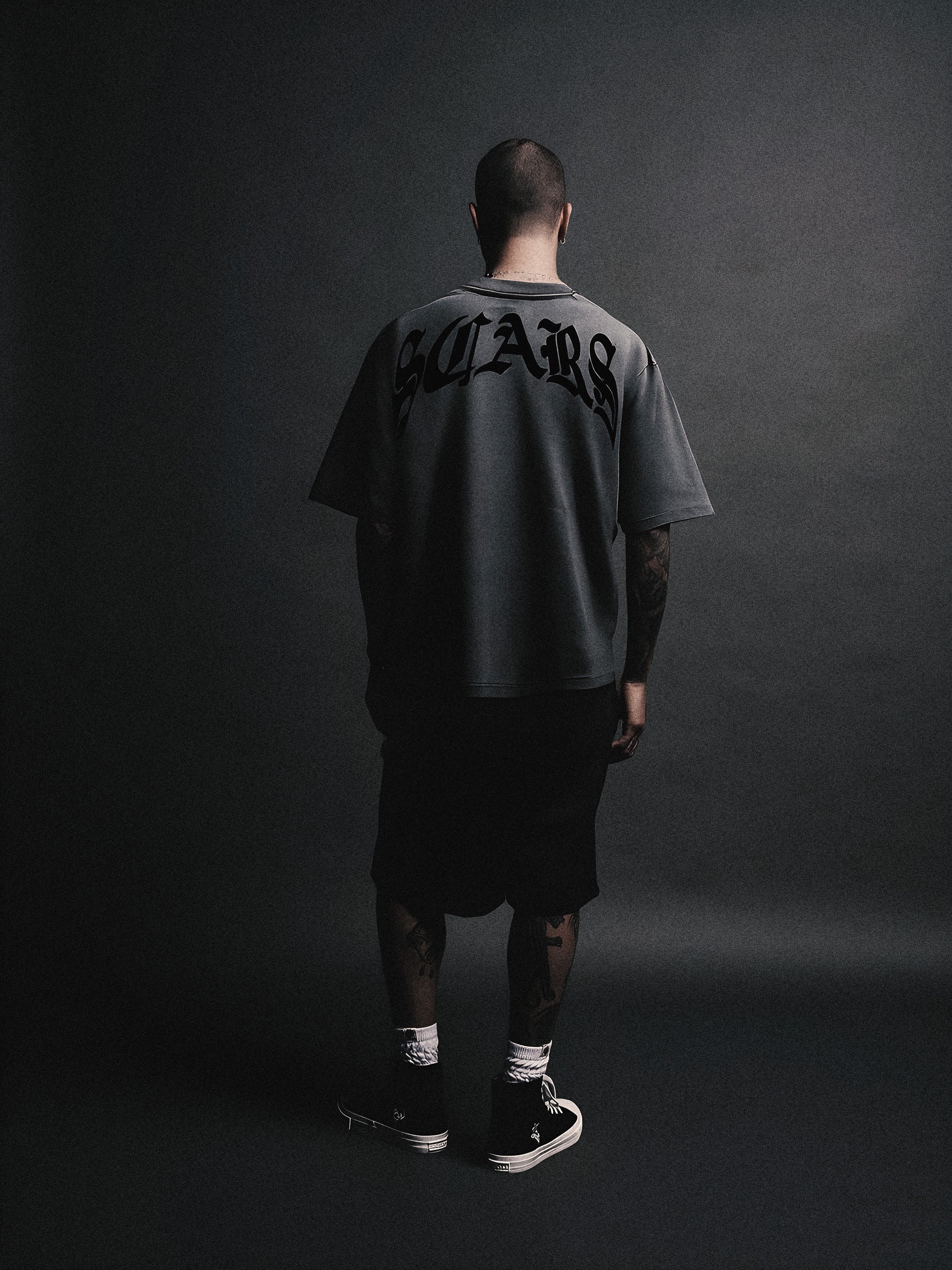 GREY SCARS T-SHIRT