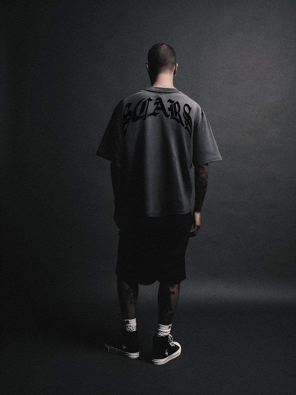 GREY SCARS T-SHIRT